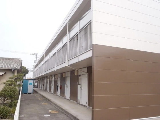 レオパレスAither