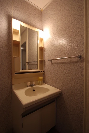 ロイヤルハイツ山上 B棟