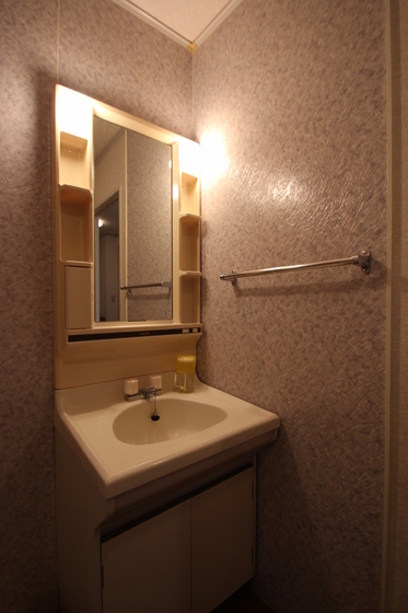 ロイヤルハイツ山上 B棟