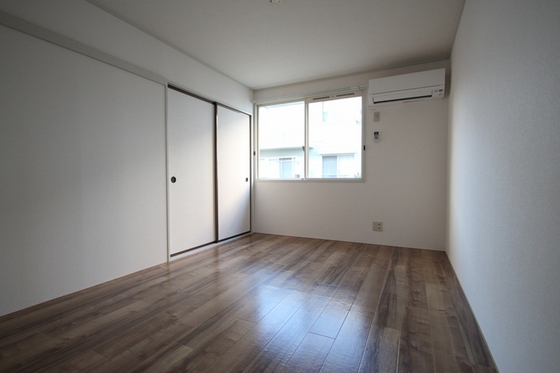 ロイヤルハイツ山上 B棟