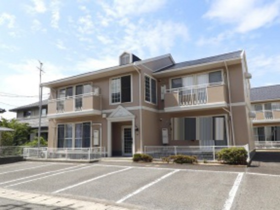 ロイヤルハイツ山上 B棟