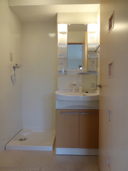 リビングタウン豊成 A棟