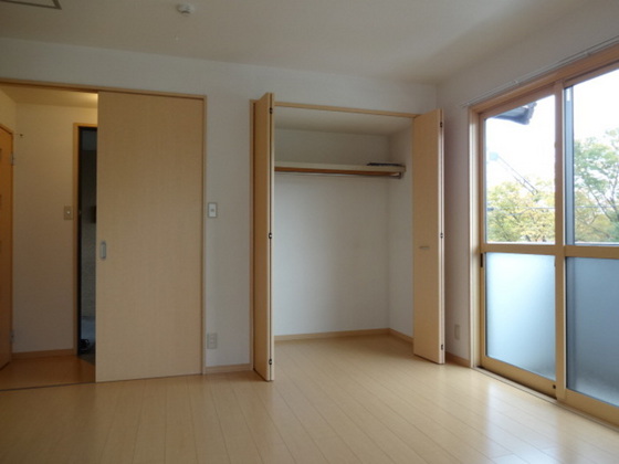 リビングタウン豊成 A棟