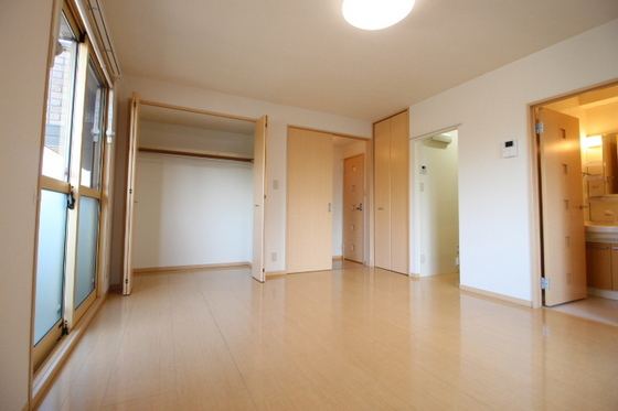 リビングタウン豊成 A棟