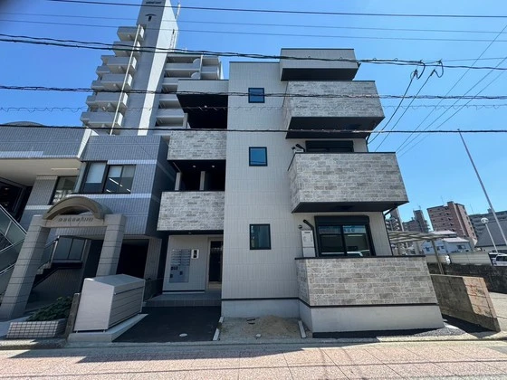 Anmut 廿日市(アンムート)