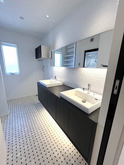 MONOLITH(モノリス)