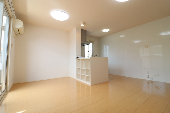 メゾン エミグラント A棟