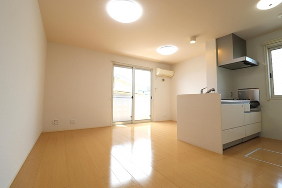 メゾン エミグラント A棟