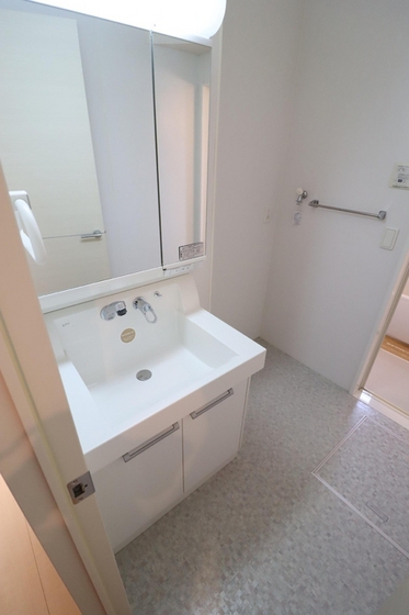 メゾン エミグラント A棟