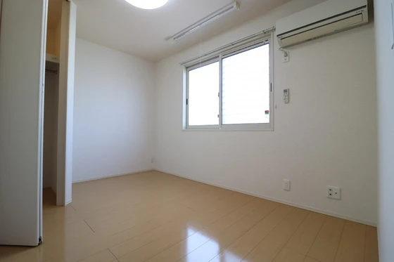 メゾン エミグラント A棟