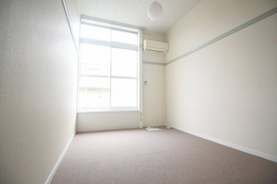 レオパレスルミエール