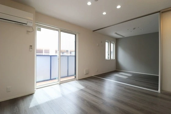 ホワイエ西川原