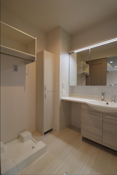 ホワイエ西川原