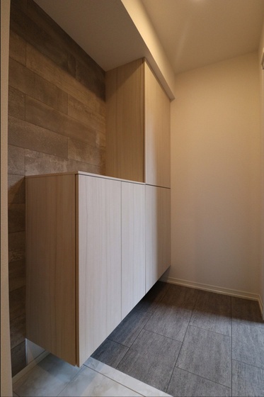 ホワイエ西川原