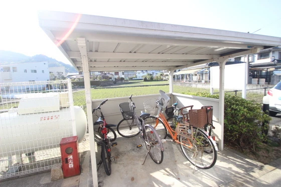 メゾンアヴニ-ル