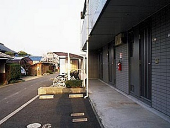 レオパレスフォレスト中井