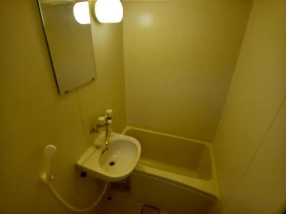 レオパレスフォレスト中井