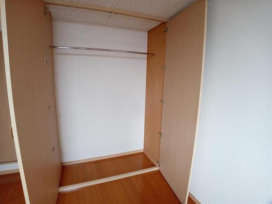 レオパレスフォレスト中井