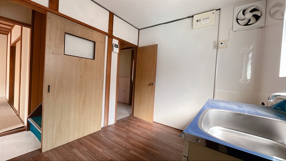 大安寺東町貸家