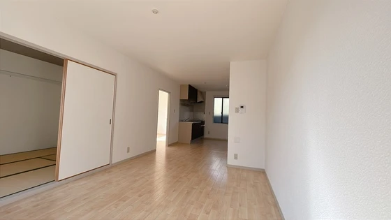 アベニュー B棟