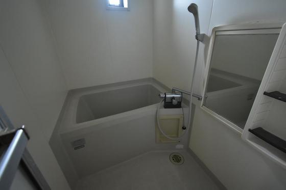 アベニュー B棟