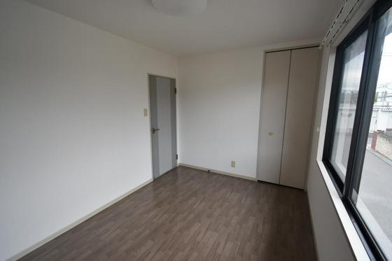 アベニュー B棟