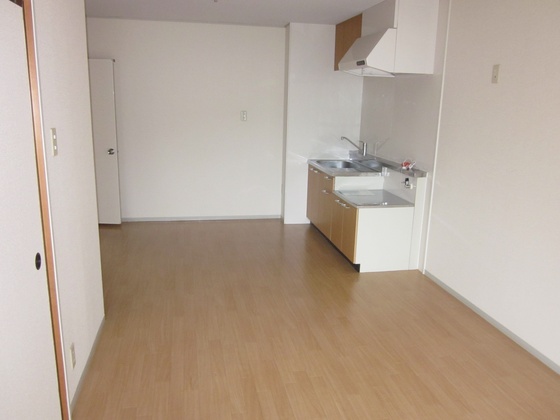 グローリーハウス的場C