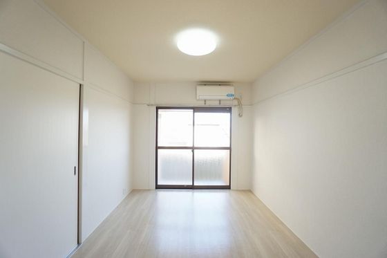 シャトルタカノ