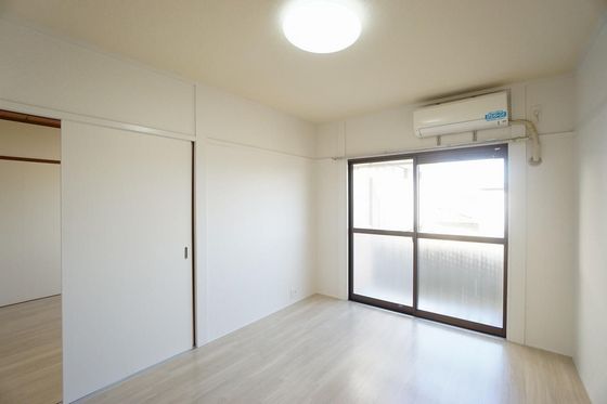 シャトルタカノ