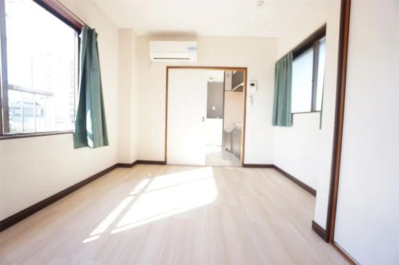 メゾンプラスワン