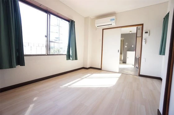 メゾンプラスワン