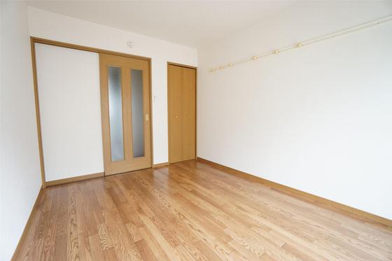 ツインコーポラスB