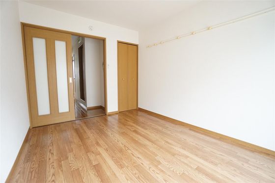 ツインコーポラスB