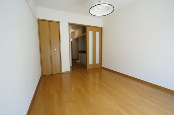 ツインコーポラスB