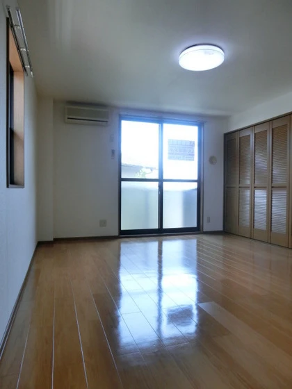 ファミール・ビラA