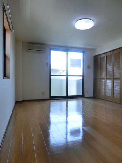 ファミール・ビラA