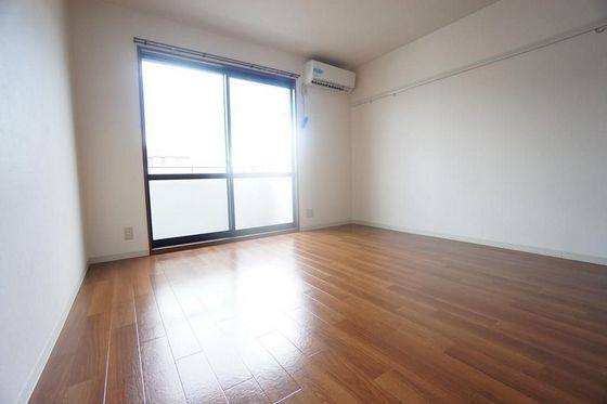 エスポワール千草 B