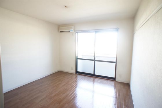 エスポワール千草 B