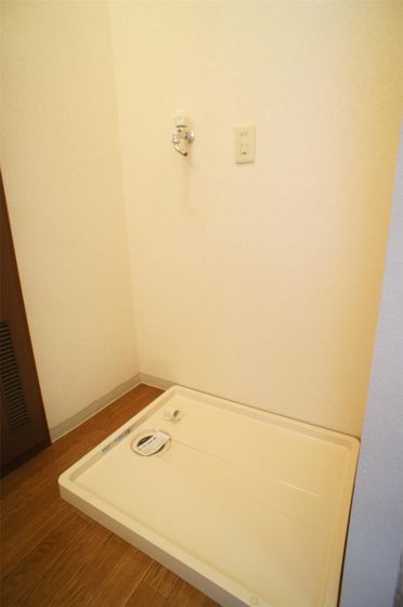 エスポワール千草 B