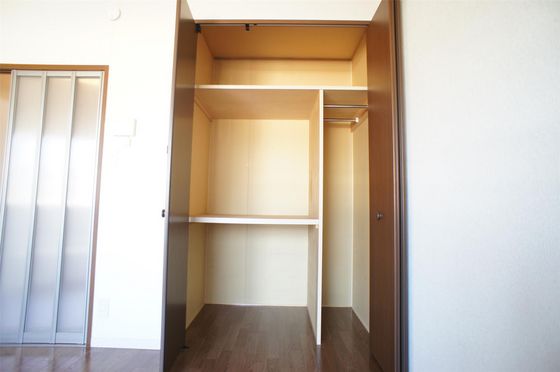 エスポワール千草 B