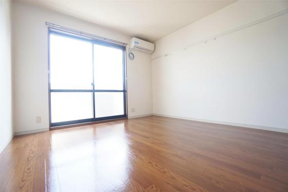 エスポワール千草 B