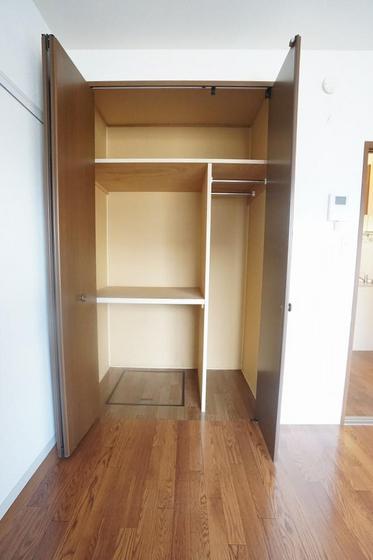 エスポワール千草 B