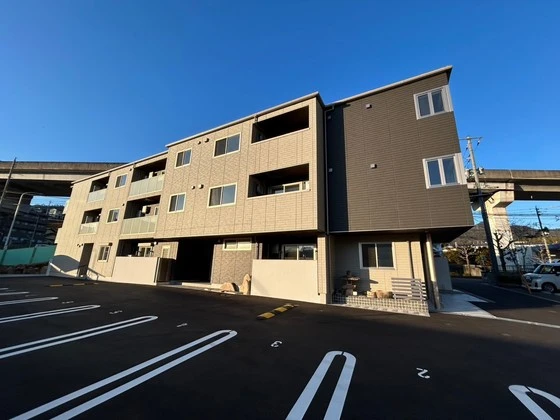 メゾン ナカムラ