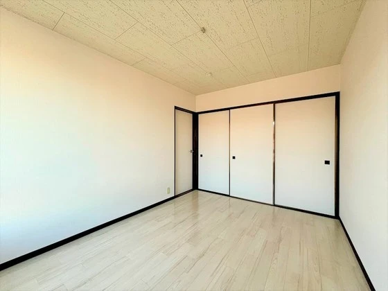 ファーム・ヴィレッジ B