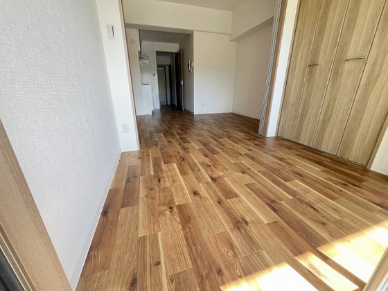 EIGHTVALLEY CastleSide