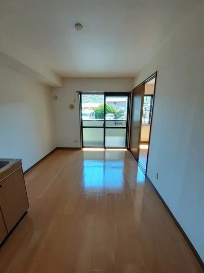 リバーサイド F.M