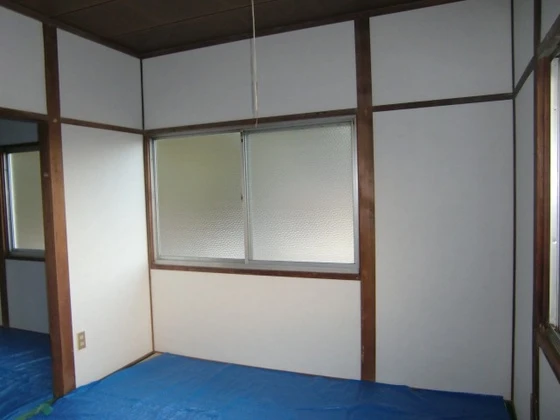 尾長東アパート東側