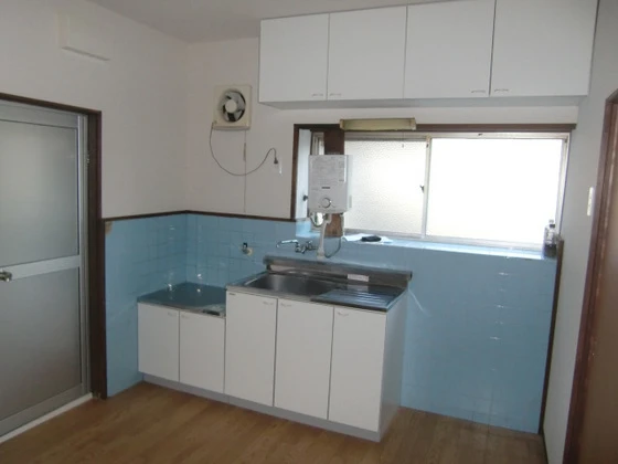 尾長東アパート東側