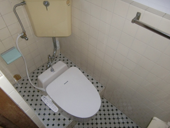 尾長東アパート東側