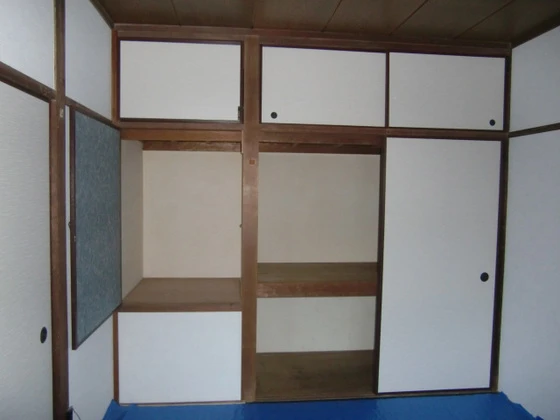 尾長東アパート東側